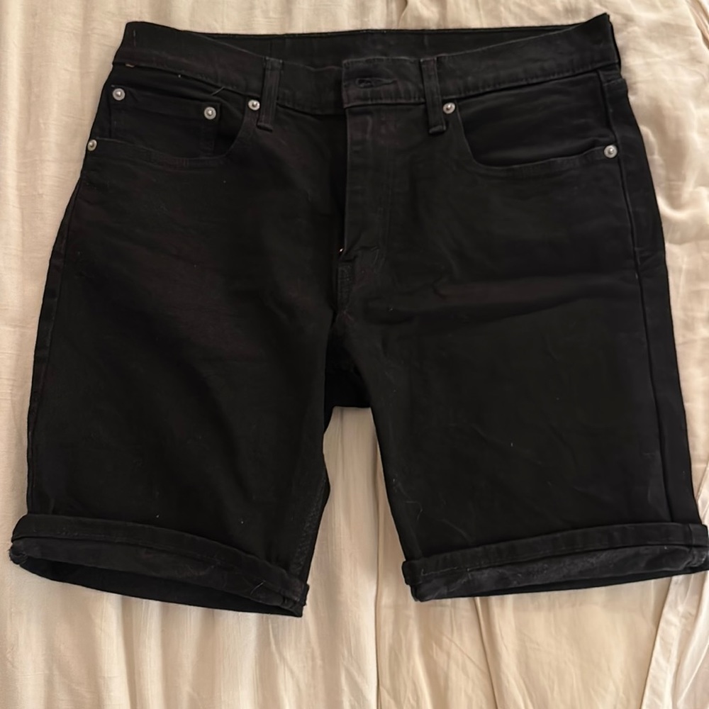 Levi’s black denim shorts 405 waist size 32